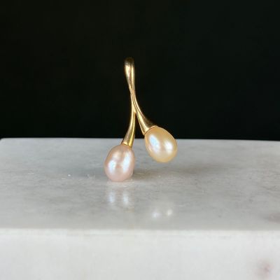 Pendentif moderniste en or jaune 750/1000 (18K) ornée de deu…