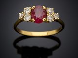 Bague ovale en rubis et diamants