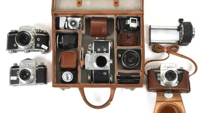 many different types of cameras in this case
