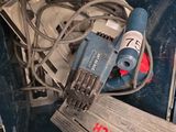 tout un tas d'outils qui traînent par terre