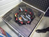 une valise contenant un système de commande à distance