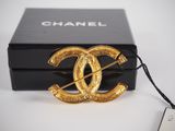 chanel gold cc logo brooch pin