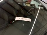 a sticker on the windshield of a car that says vrauto