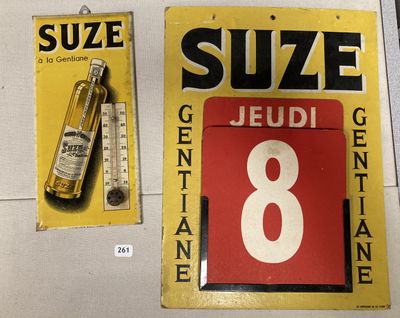 panneau jaune et rouge sur lequel figure le chiffre 8, à côté d'un thermomètre