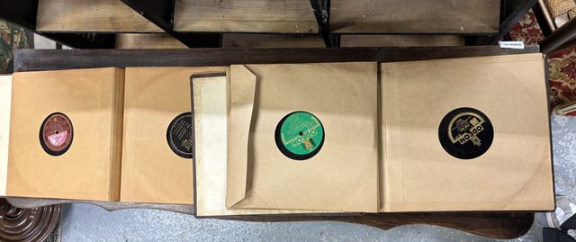Trois classeurs de disques 78 tours principalement jazz, Louis Am...