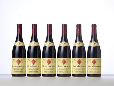 six bouteilles de vin rouge alignées
