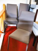 Huit chaises en similicuir marron (photo 2)