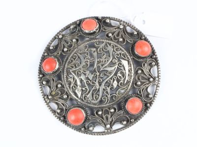 Pendentif bouclier en argent, travail de filigrane et décor …