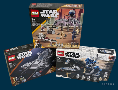 Deux coffrets Lego Star Wars sont exposés dans leur boîte