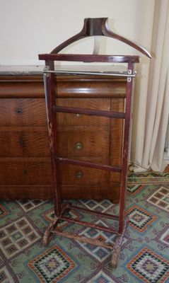 Valet de nuit en bois de placage