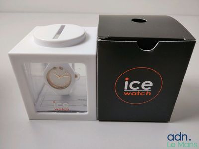an image of a box with a watch inside of it