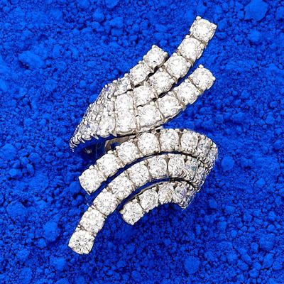 Importante bague en or gris 18k (750e), composée de 6 lignes…