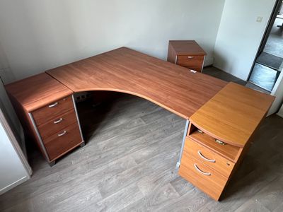 Bureau et 3 caissons