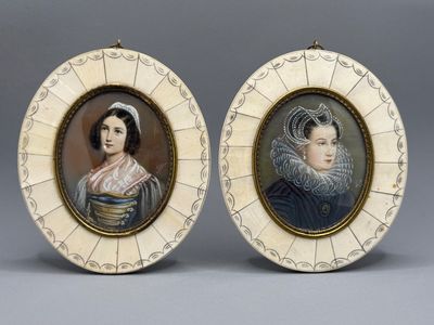paire de portraits miniatures de femmes, XIXe-XXe siècles