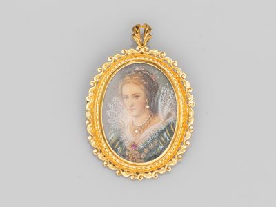 une image représentant le portrait d'une femme dans un cadre doré