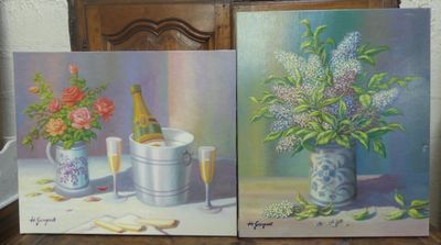 tableau représentant deux tableaux de fleurs et une bouteille de vin posés sur une table