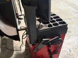 a picture of a machine that is sitting in a room