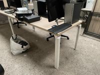 Bureau droit 180X80 HAWORTH BEIGE/BLANC et son fauteuil