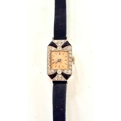 une montre-bracelet de femme ornée de diamants