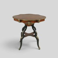 Petite table d'appoint ou guéridon en bois de placage et mar…