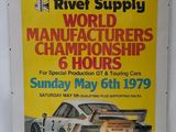 une affiche pour le championnat du monde des constructeurs « Silverstone River Supply »