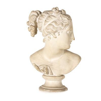 buste en marbre représentant une femme aux cheveux bouclés
