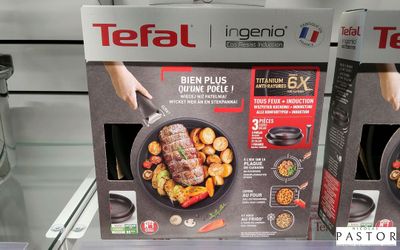deux boîtes de produits Tefa exposées dans un magasin