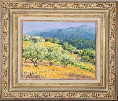 une peinture à l'huile représentant un paysage avec des arbres et des montagnes en arrière-plan