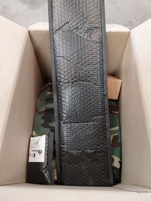 une boîte contenant un sac à l'intérieur