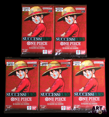 Quatre boîtes contenant chacune une figurine d'anime sont empilées les unes sur les autres.