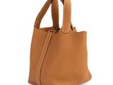le petit sac fourre-tout en cuir beige clair