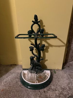 PORTE PARAPLUIE en fonte peint en verre à décor d'un chien d… - Photo 1