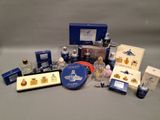 beaucoup de parfums différents sur la table