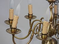 Lustre en laiton doré à huit bras de lumière, le fût balustr… (photo 3)