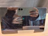 une personne se prenant en photo dans un miroir