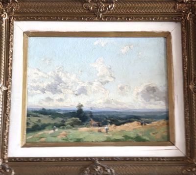 une peinture à l'huile représentant un paysage, dans un cadre doré, accrochée au mur
