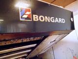 une pancarte portant l'inscription « Bongard » sur le côté d'un four