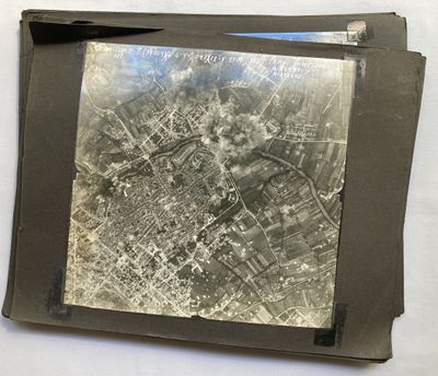 une image d'une image d'une ville au milieu d'une image