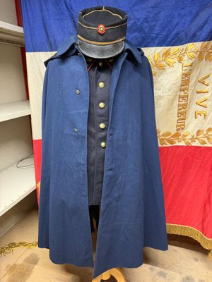 un manteau bleu et un chapeau sur un mannequin, mannequin, mannequin, mannequin, mannequin, mannequin, mannequin, mannequin, mannequin, mannequin, mannequin, mannequin, mannequin, mannequin, mannequin, mannequin, mannequin, mannequin, mannequin, mannequin, mannequin, mannequin, mannequin, mannequin, mannequin, mannequin, mannequin, mannequin, mannequin, mannequin, mannequin, mannequin, mannequin, mannequin, mannequin, mannequin, mannequin, mannequin, mannequin, mannequin, mannequin, mannequin, mannequin, manne