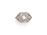 une bague en diamant art déco
