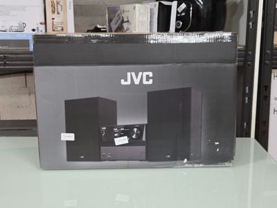 une boîte noire sur laquelle figure l'image d'une chaîne hi-fi