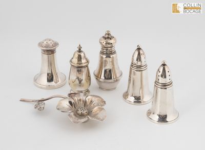 Ensemble de 6 salières en argent (800°/°° minimum), diverses… - Photo 1