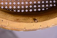 Paire de chaises en bois mouluré, sculpté et doré, le dossie… (photo 4)