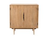le buffet est en bois et comporte deux portes de chaque côté