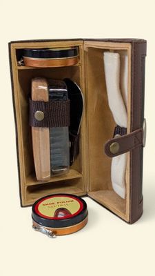 une valise contenant un téléphone portable