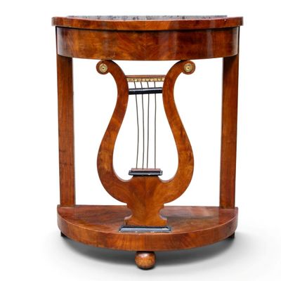 TRAVAIL DU XIXE Console lyre en acajou et placage d'acajou, …