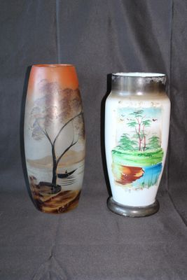 Paire de vase à décor asiatique (opaline et peint)