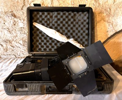 Malette contenant 2 spots de photographe Kaiser « videolight…