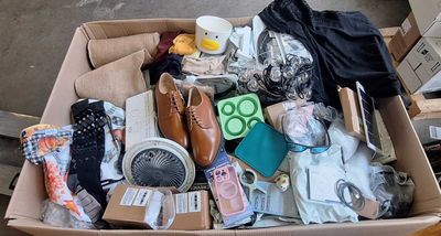 15 / 1 palette de 118 kg de mix (chaussettes, moule à …