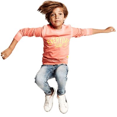 2 sweats + 1 tee shirt Vingino (pour l'ensemble jamais utili…